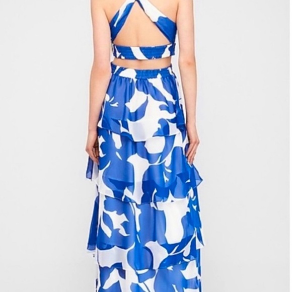 Cut out maxi dress - Picture 2 of 5